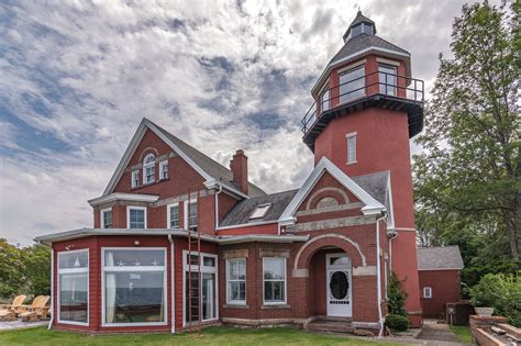 3 lighthouses you can buy right now - Curbed