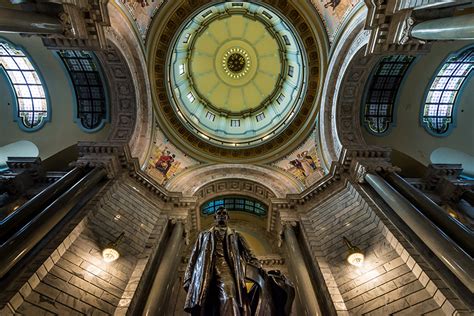 Kentucky Capitol Interior Dome with Lincoln Statue - Frankfort ...