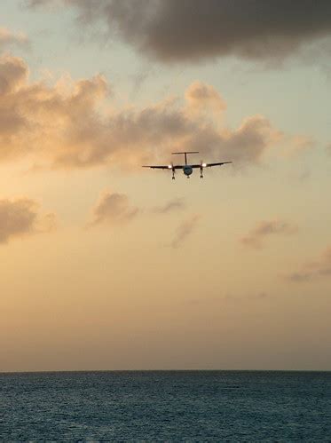 Plane landing at St Maarten | This is the most incredible ai… | Flickr