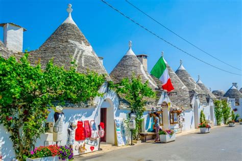 Trulli houses, the dry-stone huts in Puglia - Wanted in Rome