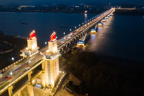 China’s first self-designed modern bridge over Yangtze reopens to road traffic