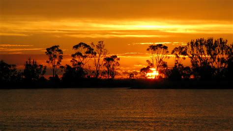 Sunset over Chum Lakes, Mallee, Victoria, Australia by ozychatie ...