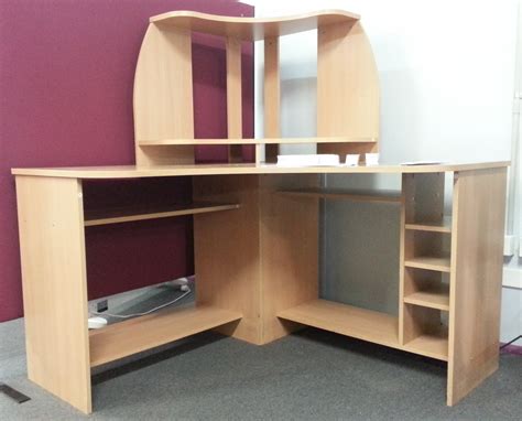 Corner Desk with Shelves Design – HomesFeed