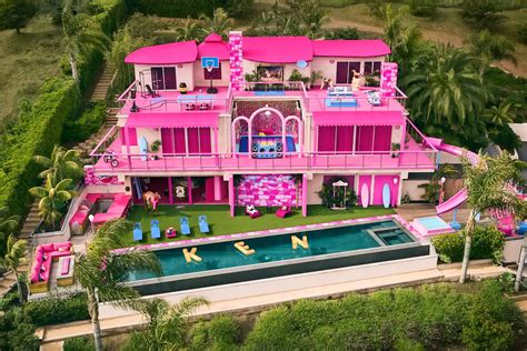 Real-Life Barbie Malibu Dreamhouse: Live the MagicInterior Design Ideas.