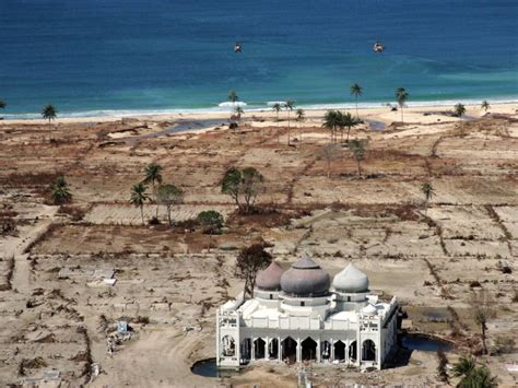 10+ Tsunami Aceh 2004 Masjid Images