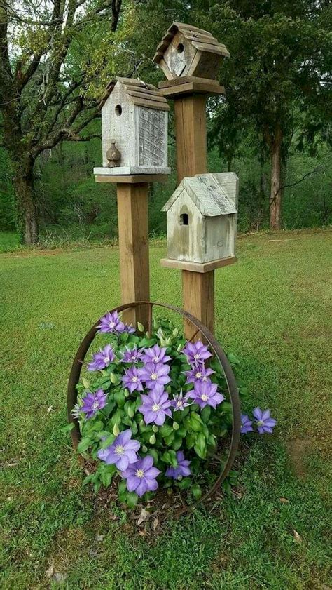 10+ Garden Art Ideas From Junk – HOMYRACKS