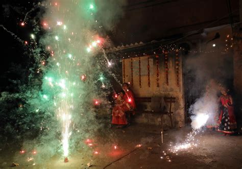 Free-for-all Diwali fireworks despite Supreme Court order as pollution ...