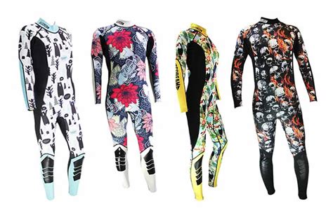 Wetsuits Colors: Why Black? What is the Best Color? | Aquaticglee