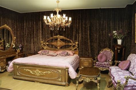 37 Startling Master Bedroom Chandeliers That Exudes Luxury