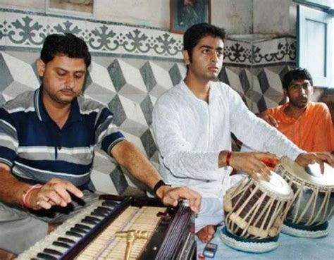 Arijit Singh Wiki, Age, Wife, Family, Biography - WikiBio