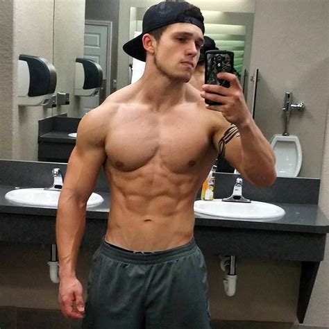 Gym Selfie | Gorgeous men, Gym guys, Gym photos