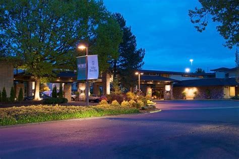 Valley River Inn - UPDATED 2017 Prices & Hotel Reviews (Eugene, OR ...