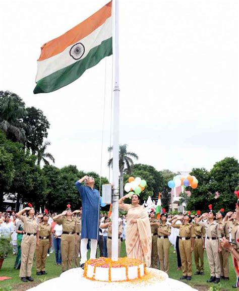 KMV marks celebration of 75th Independence Day with Flag Hoisting ceremony