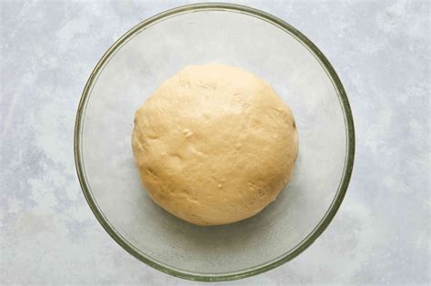 Homemade Pan-Baked Pizza Dough Recipe and Techniques