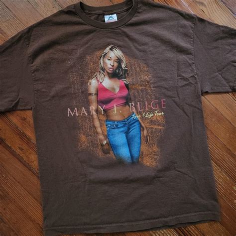 2004 Mary J Blige Love & Life Tour tee Size... - Depop