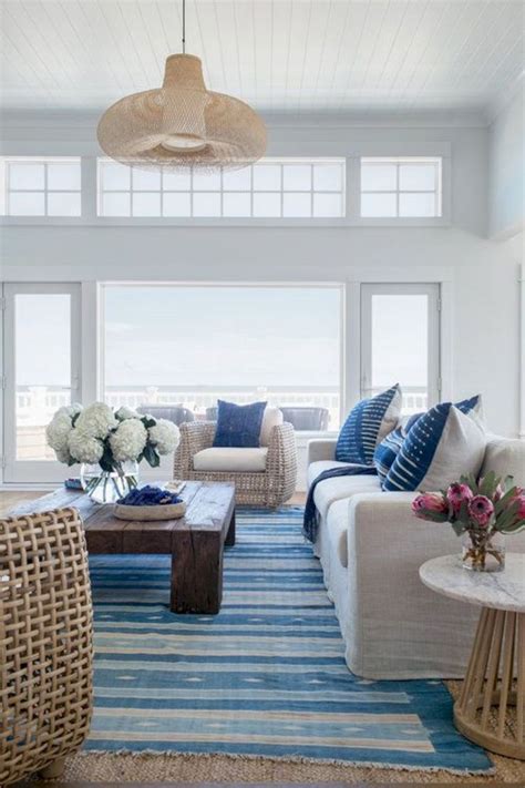 Shining Coastal Home Living Room with Relaxing and Fresh Color Scheme | Blue, white living room ...