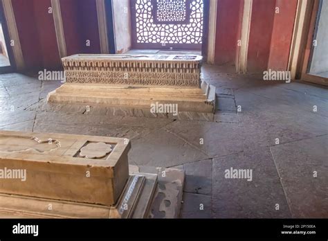 graveyards inside humayun tomb at morning from unique perspective Stock Photo - Alamy