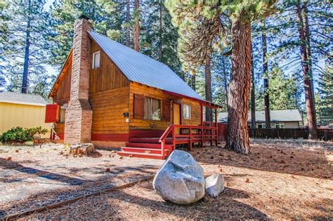 Dog-friendly Lake Tahoe cabin w/ fenced-in yard, fireplace, & gas grill! UPDATED 2020 ...