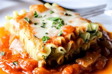 Spinach Lasagna Rolls with Homemade Sauce Recipe