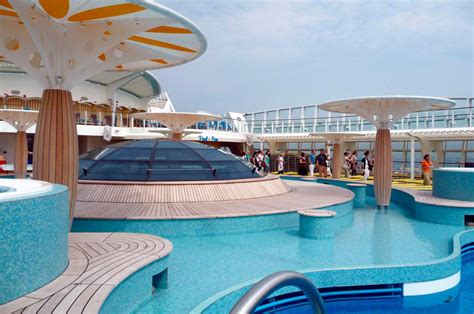 #AIDAblu #Pool #Pooldeck #Poollandschaft #Kreuzfahrtschiff #cruise #Kreuzfahrt # ...