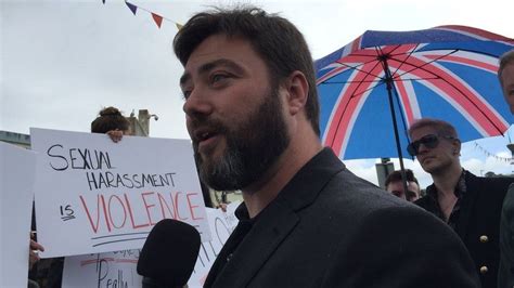 UKIP candidate Carl Benjamin in Truro milkshake melee - BBC News