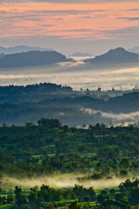 Bukit Barisan Mountains at Sunrise | Bukit Barisan (mountain… | Flickr