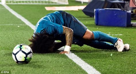 Real Madrid blow as Marcelo suffers upper leg injury | Daily Mail Online