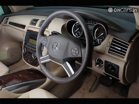 Mercedes Benz R350 Interior