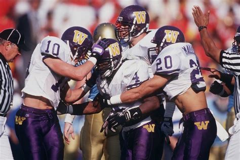 At Washington, purple helmets once were ‘a badge of honor’ - The Athletic