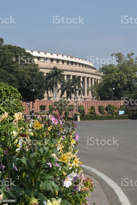 Sansad Bhavan New Delhi Stock Photo - Download Image Now - Circle ...