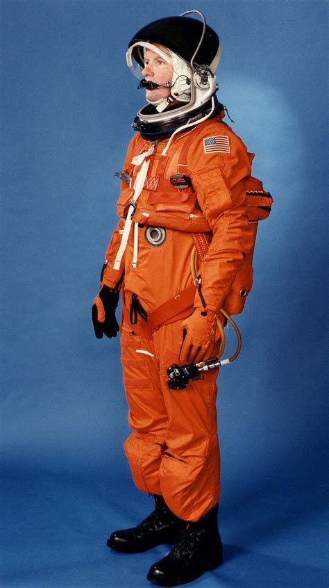 Launch entry suit - Launch Entry Suit - Wikipedia | Space suit ...