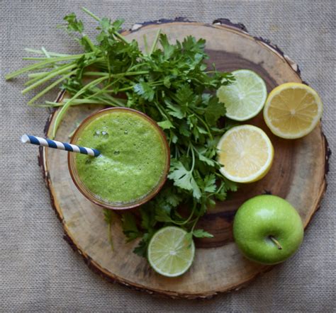 Green Juice Smoothie – Drizzle Kitchen