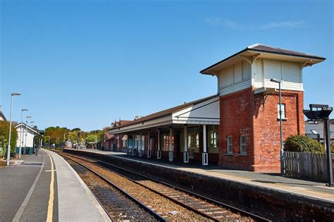 These are the UK’s most beautiful train stations | loveexploring.com