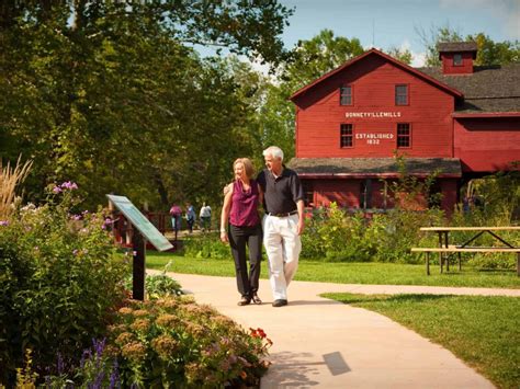 Lakeside Dining in Monticello - Travel Indiana