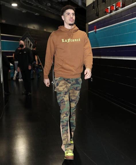 LaMelo Ball Outfit from March 27, 2022 | WHAT’S ON THE STAR?