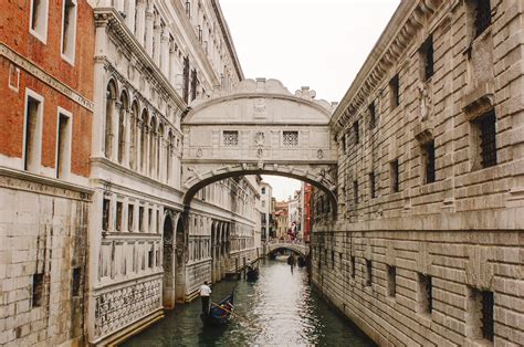 A Guide to the Most Famous Bridges in Venice, Italy