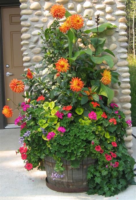 Eye-Catching Wonderful and Creative Patio Planter Ideas - The ART in LIFE