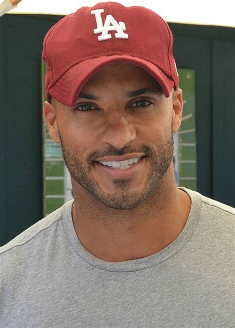 Ricky Whittle Height, Weight, Age, Girlfriend, Family, Facts, Biography