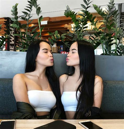 Connell Twins : 7 Potret The Connell Twins, Selebgram Seksi - EroFound