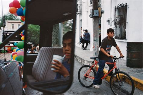 ALEX WEBB Havana, Cuba, 2000 | Fotografia di strada, Fotografia, Idee fotografiche