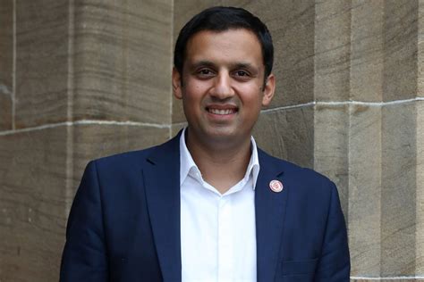 Anas Sarwar elected leader of Scottish Labour - Banbury FM