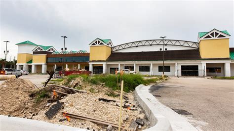 Long-awaited Oakes Farms Market set to open Nov. 6 in Naples