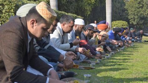 Ludhiana | Good Samaritans hold an inter-faith langar - Hindustan Times