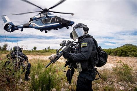 Airbus Helicopters: France becomes first H160 law enforcement customer ...