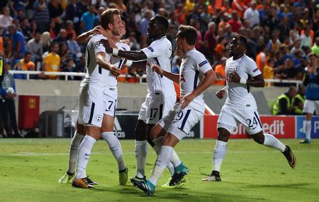 Harry Kane Tottenham Hotspur Celebrates Scoring Editorial Stock Photo ...