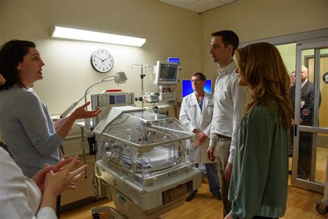 U.S. Sen Tom Cotton and Family Tour UAMS NICU | UAMS News