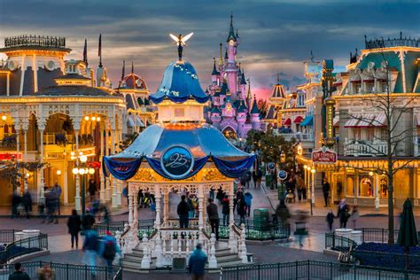 Disneyland Paris Main Street USA Guide: Things To Do, Where, 55% OFF