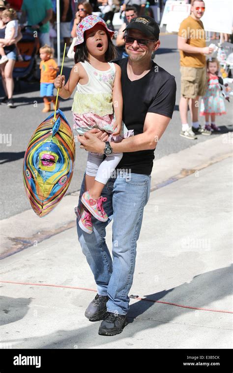 Jon Cryer, his wife Lisa Joyner and their daughter, Daisy Cryer visit a ...