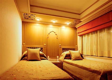 Palace on Wheels Train: Luxury Train India