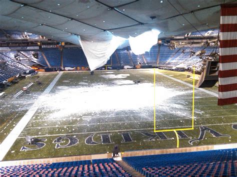 Minneapolis Metrodome: Story of the Decade: Metrodome Roof Collapse